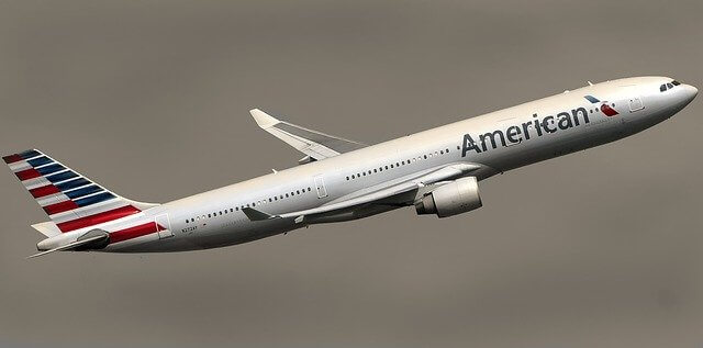 american airlines plane in flight